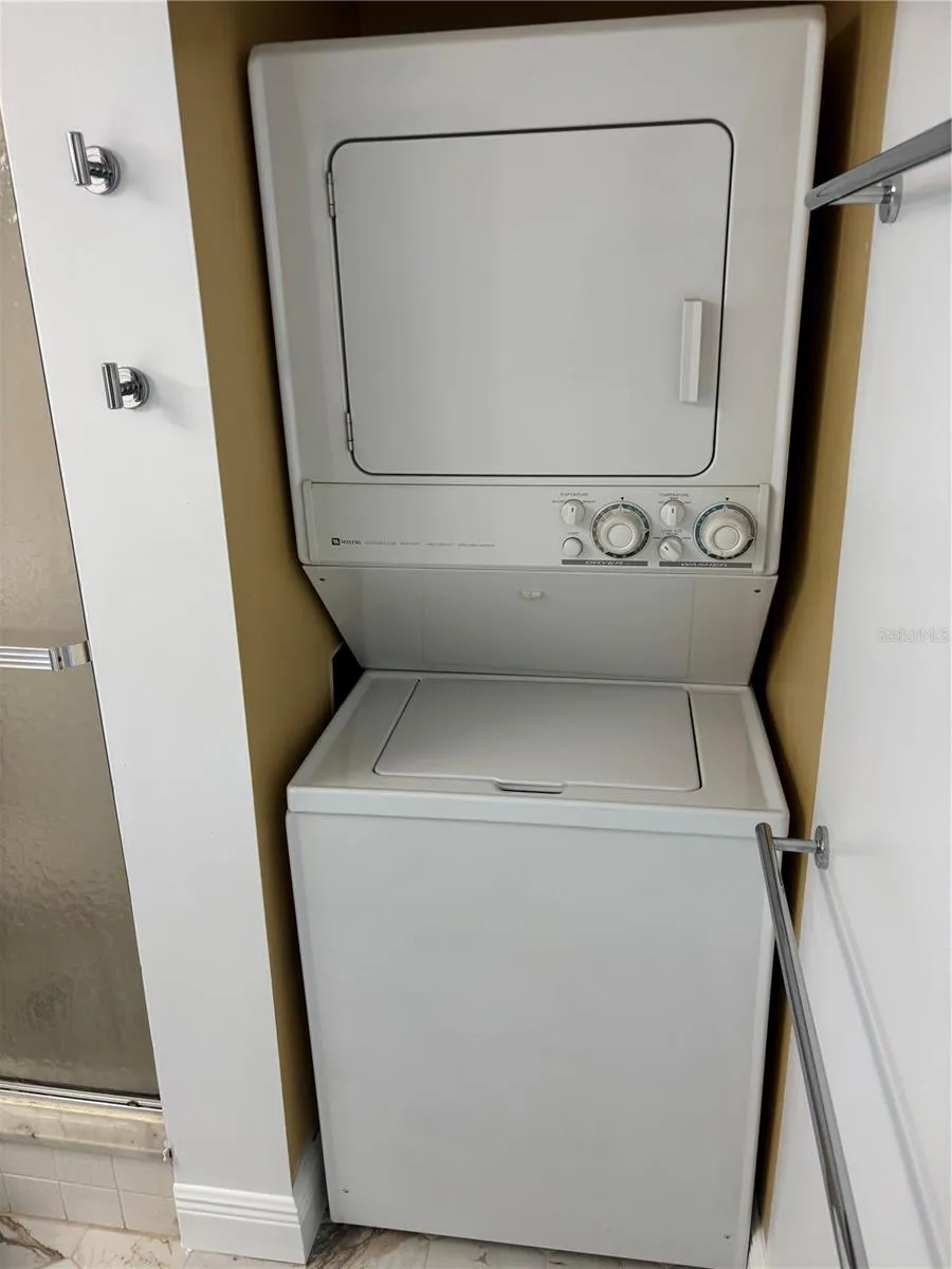 Stackable Washer/Dryer in Unit