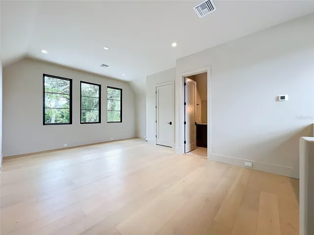 Bonus room
