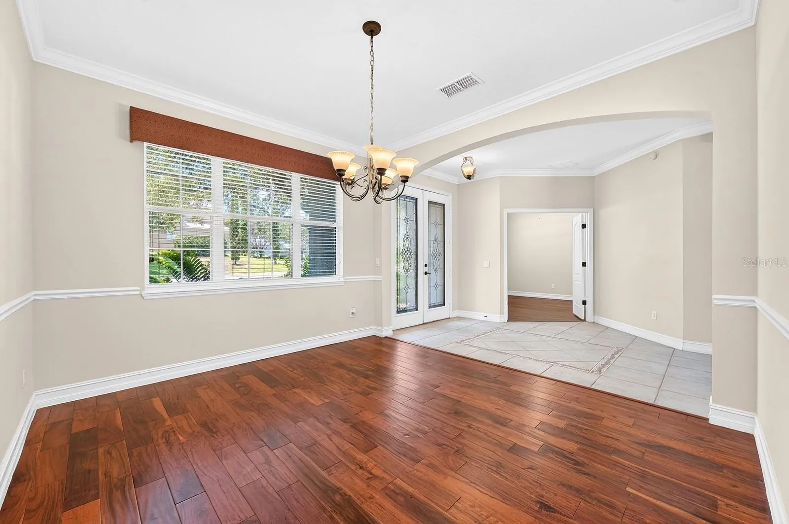 Formal Dining/Foyer.