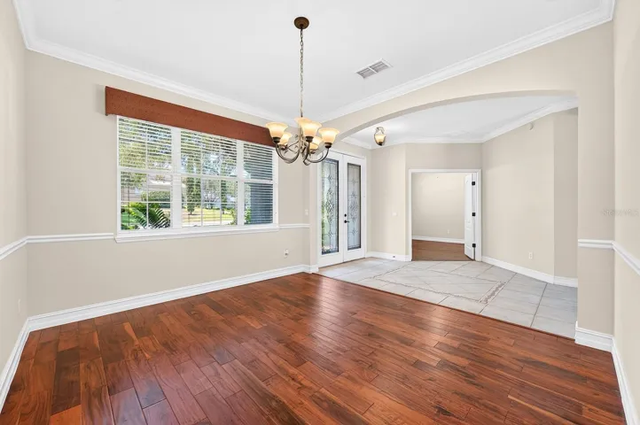 Formal Dining/Foyer.