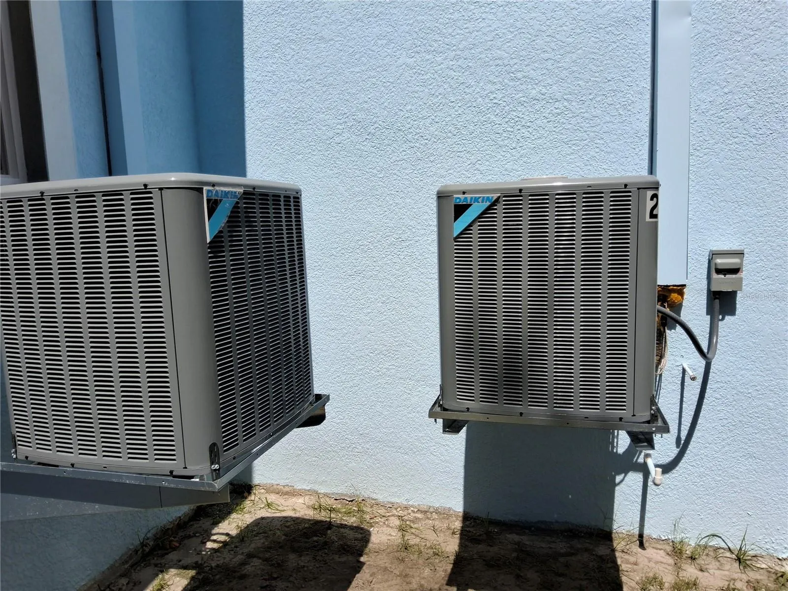 2 DANKIN A/c UNITS