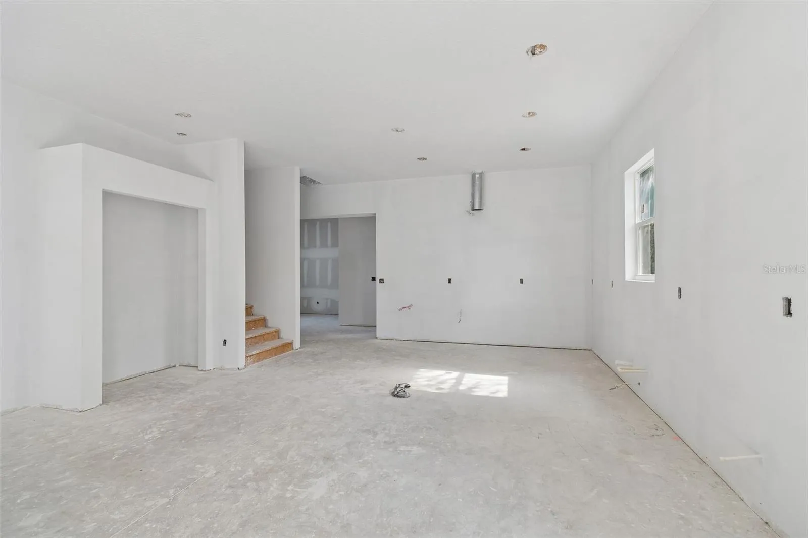 Dining room and kitchen space with pantry