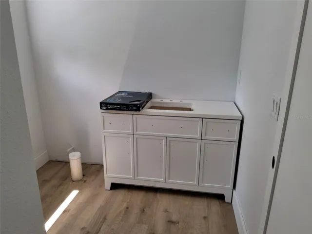 2nd floor BR 2 enuite bathroom