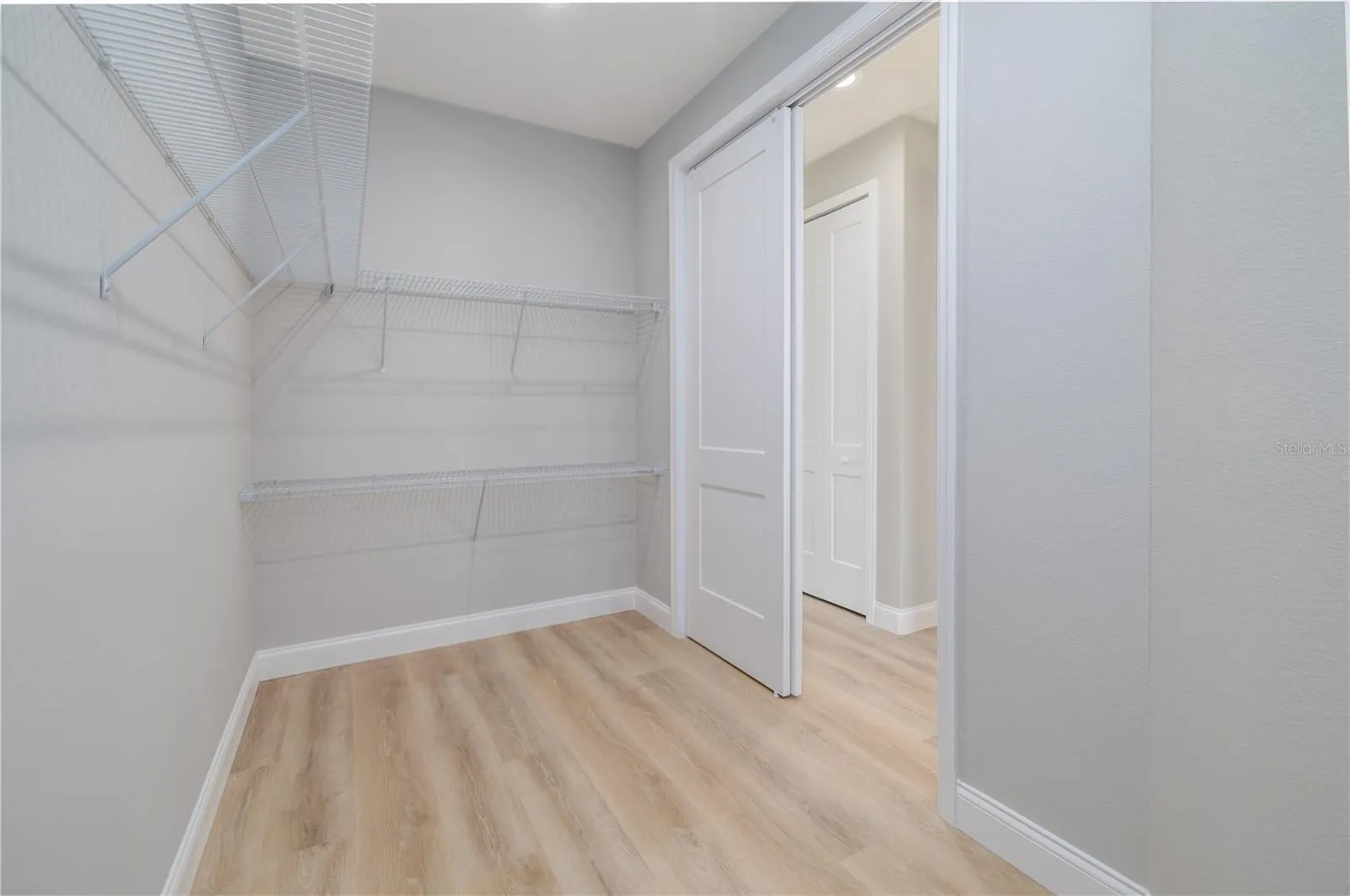 Walking Closet