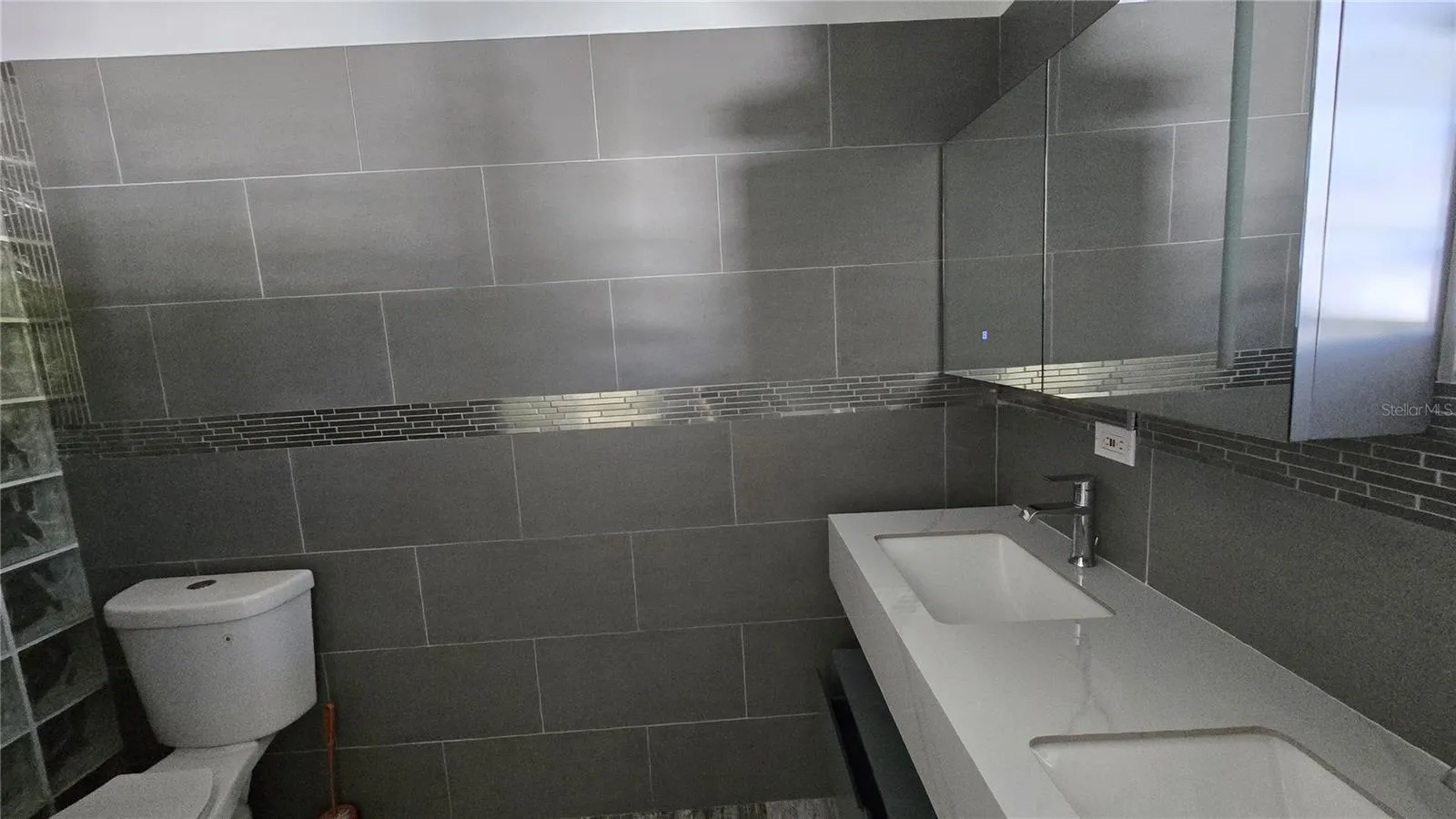 Bathroom 2, Upstairs