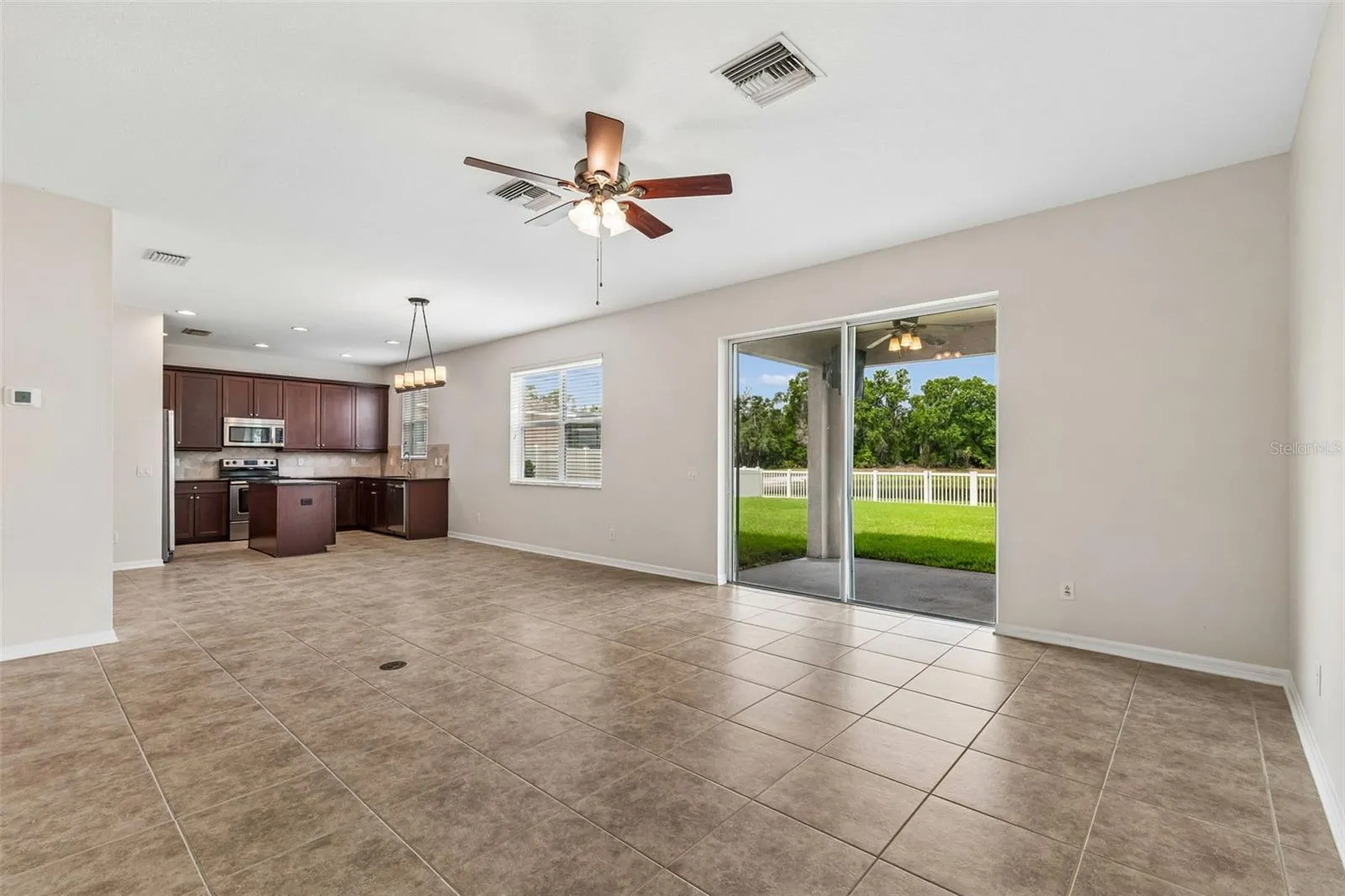 kitchen/dining/family room