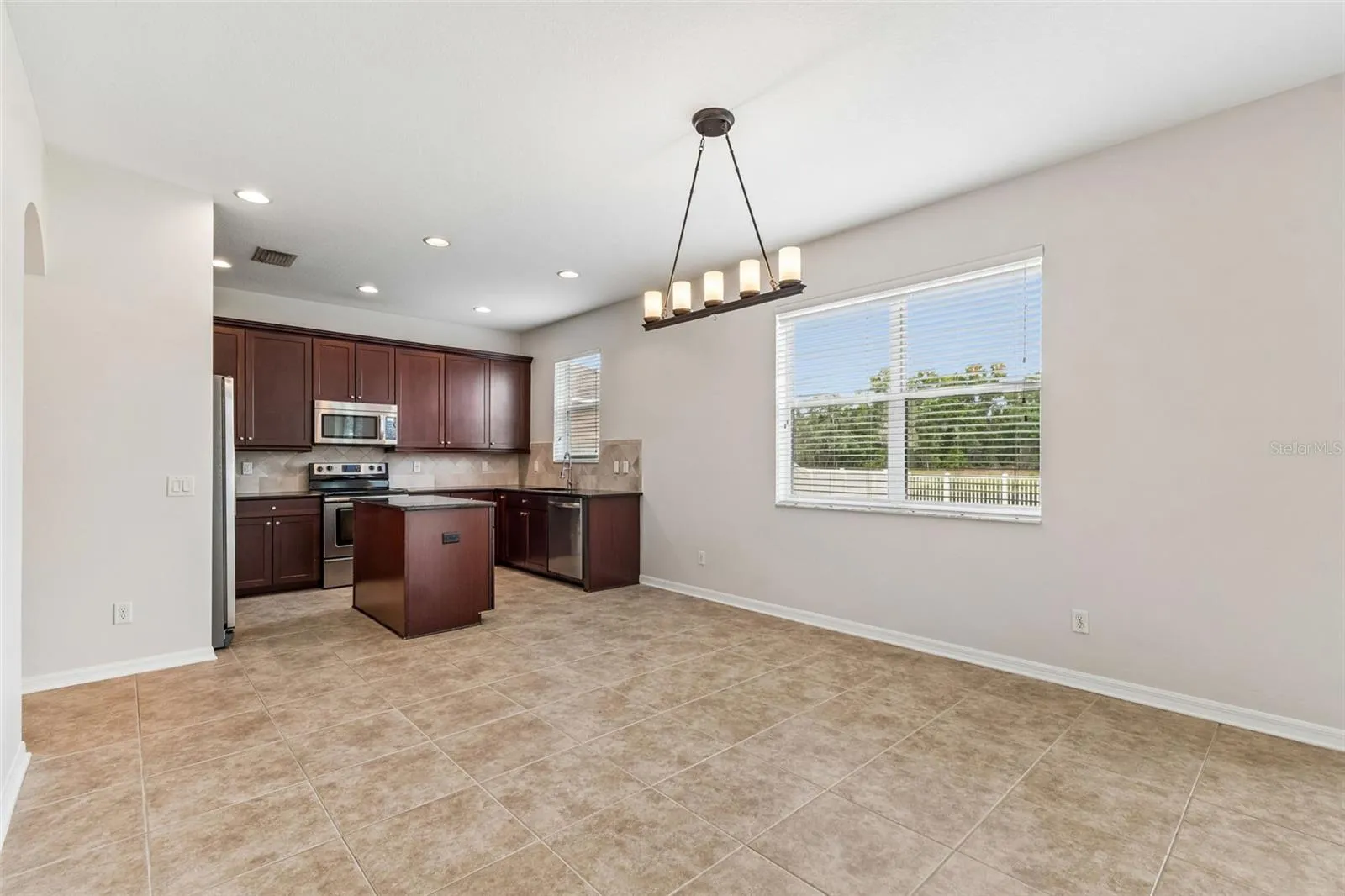 kitchen/breakfast nook