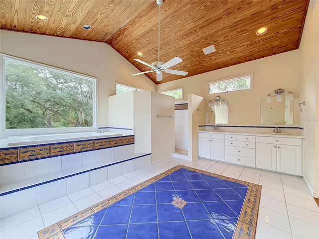 Primary En Suite