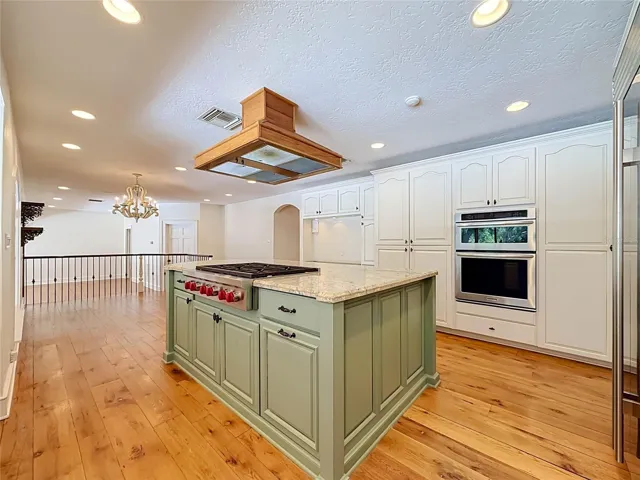 Kitchen - Casual Eating Space - Family Room