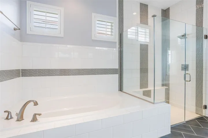 Tub & Walk in Shower