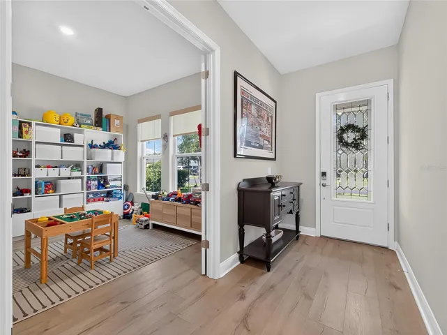Foyer/Flex room