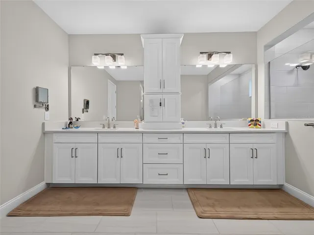 Master vanity