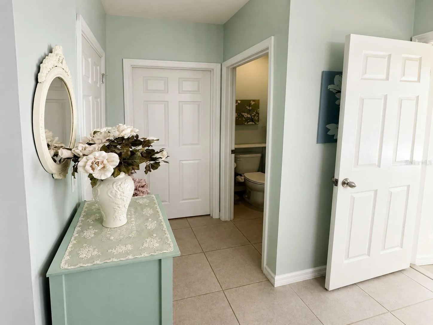 Prive water closet