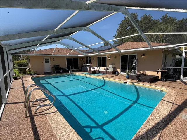 screened pool