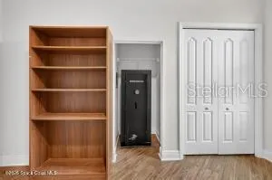 En suite w/ hidden safe room