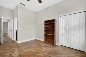 En suite w/hidden safe room