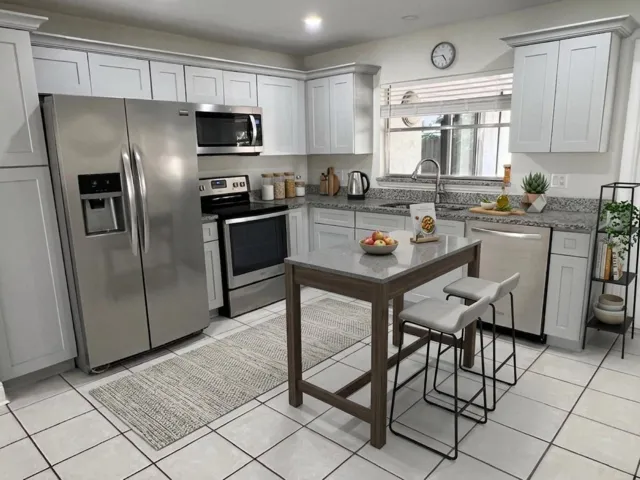 KITCHEN STAGED