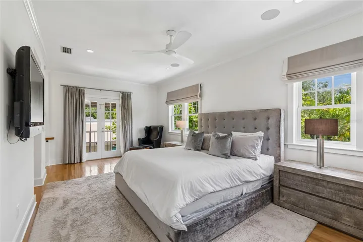 Oversized Primary suite