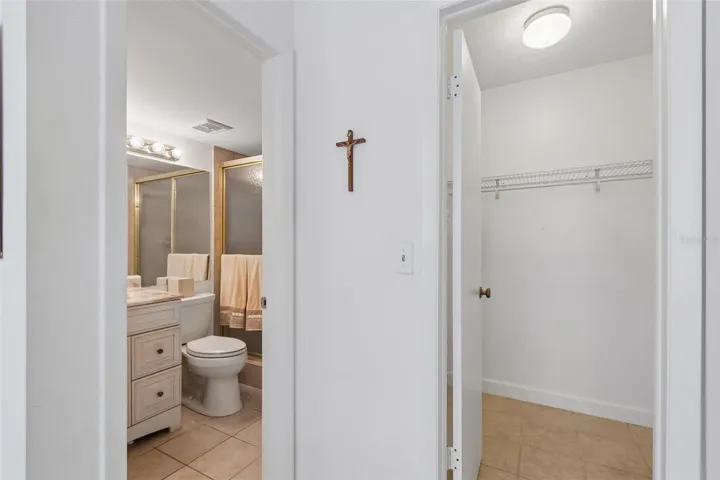 Primary Walk-in and en Suite