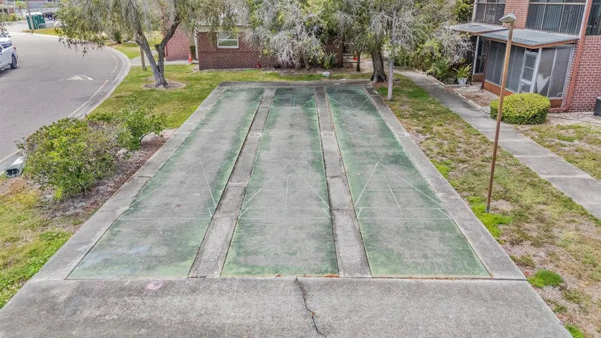 Shuffle board