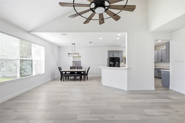 LIVING/DINING