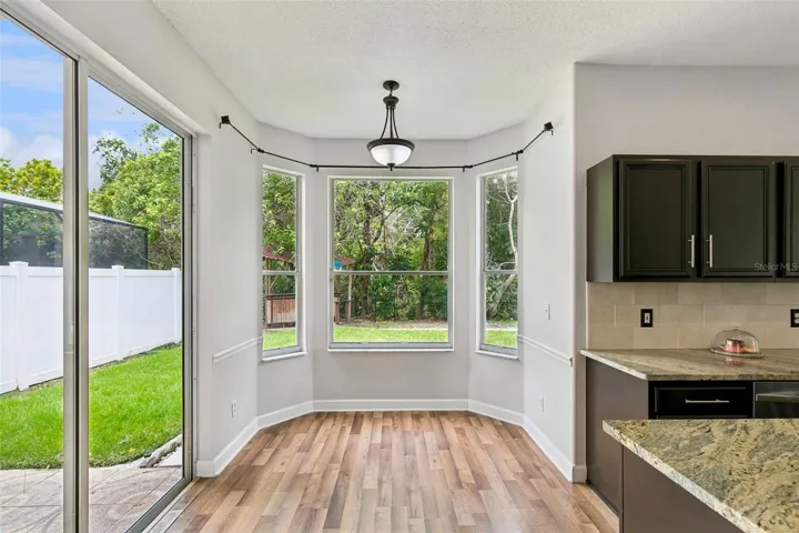 Kitchen/Breakfast Nook