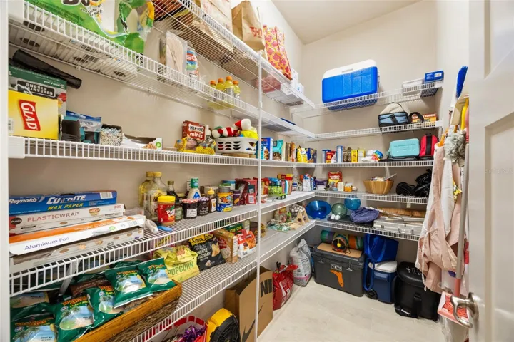 walk-in kitchen pantry