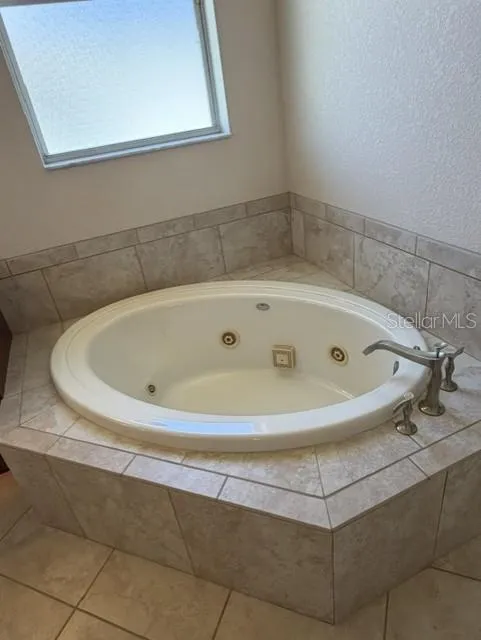 Jetted Garden Tub