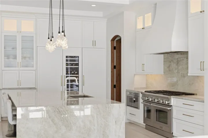 Thermador vent hood, dishwasher and built-in microwave