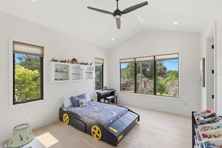 Upstairs bedroom with en suite bath and walk in closet