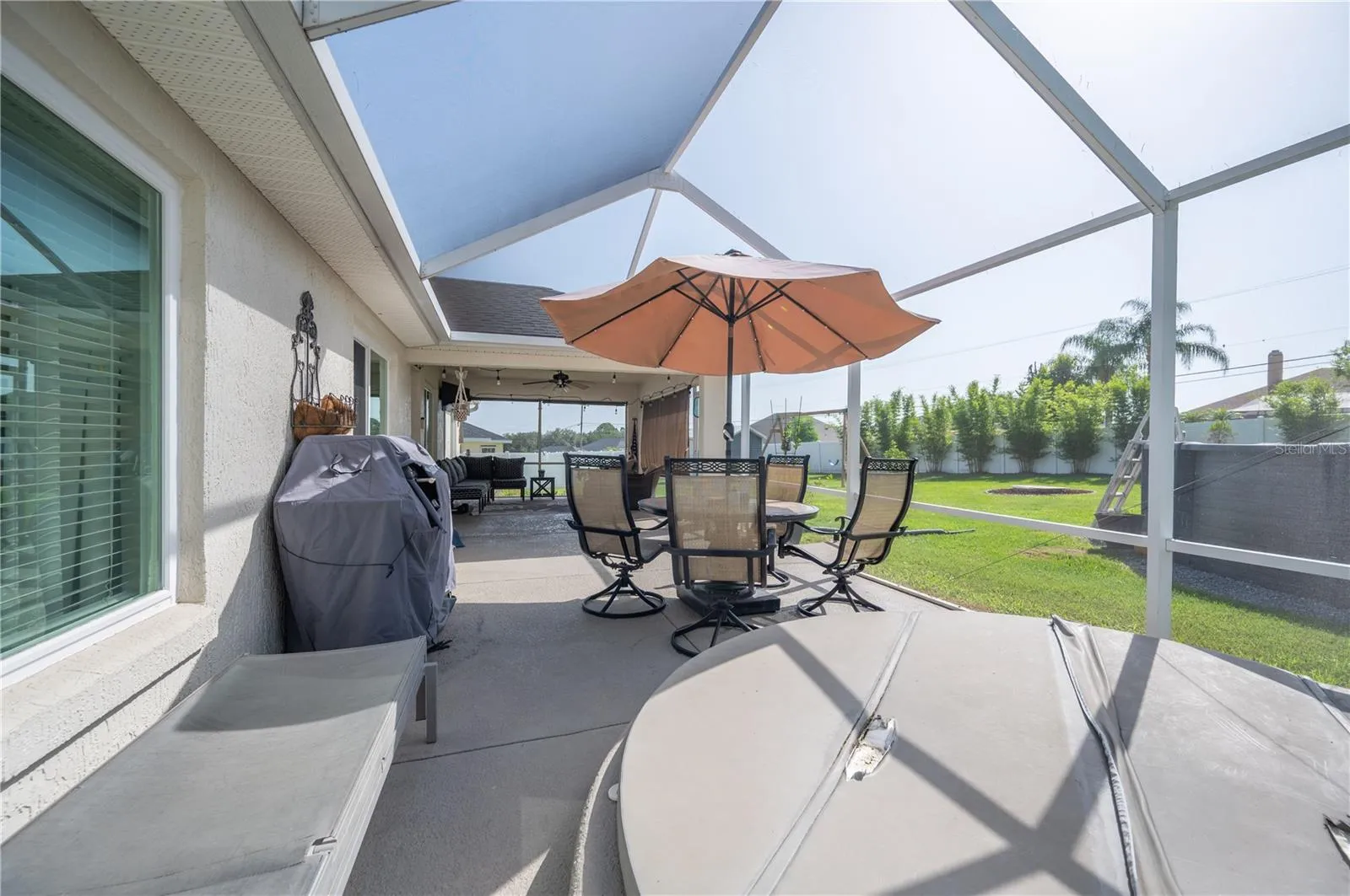 This view features the inbound spa on the rear lanai..