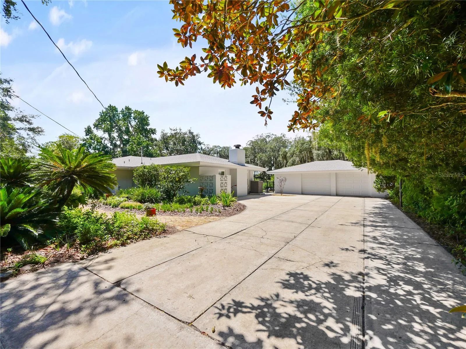 12 CAR DRIVEWAY