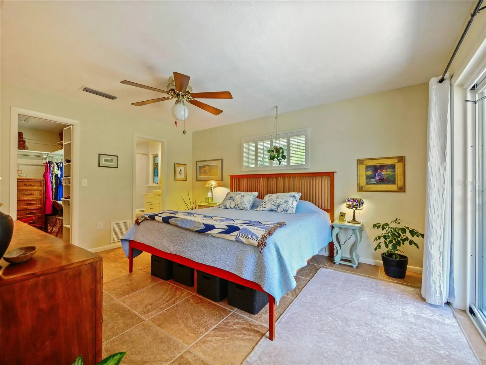 MASTER BEDROOM