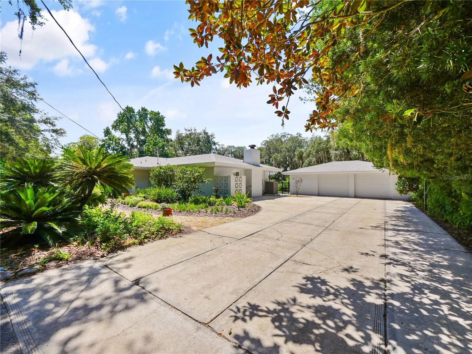 12 CAR DRIVEWAY