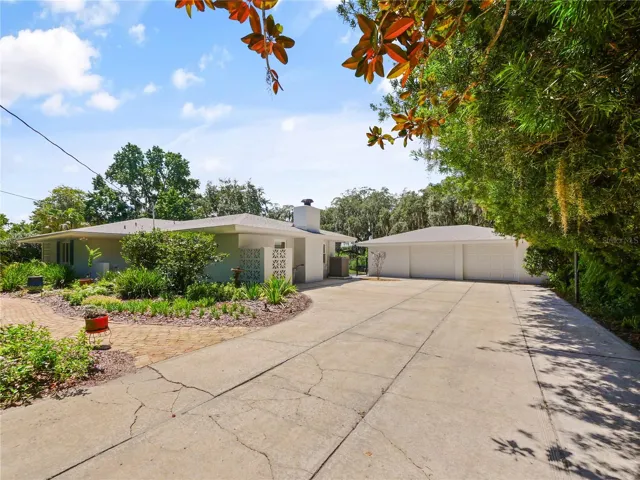 12 CAR DRIVEWAY