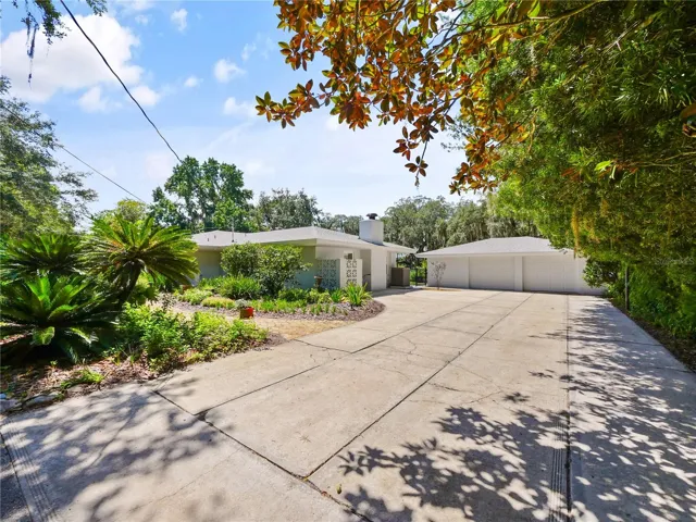 12 CAR DRIVEWAY
