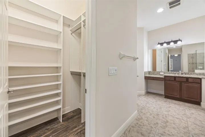 Master Closet 2