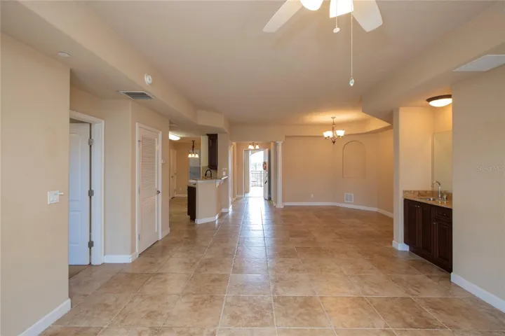 OPEN FLOOR PLAN
