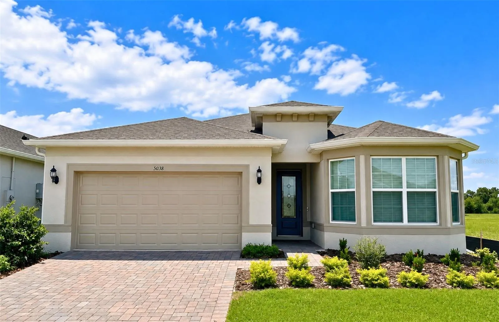 Actual home photo. Colors, finishes, textures and options may appear differently in person due to variations in monitors and viewing devices.