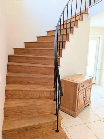 Beautiful handcrafted oak stairwell
