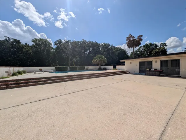 HUGE entertainment area around the pool