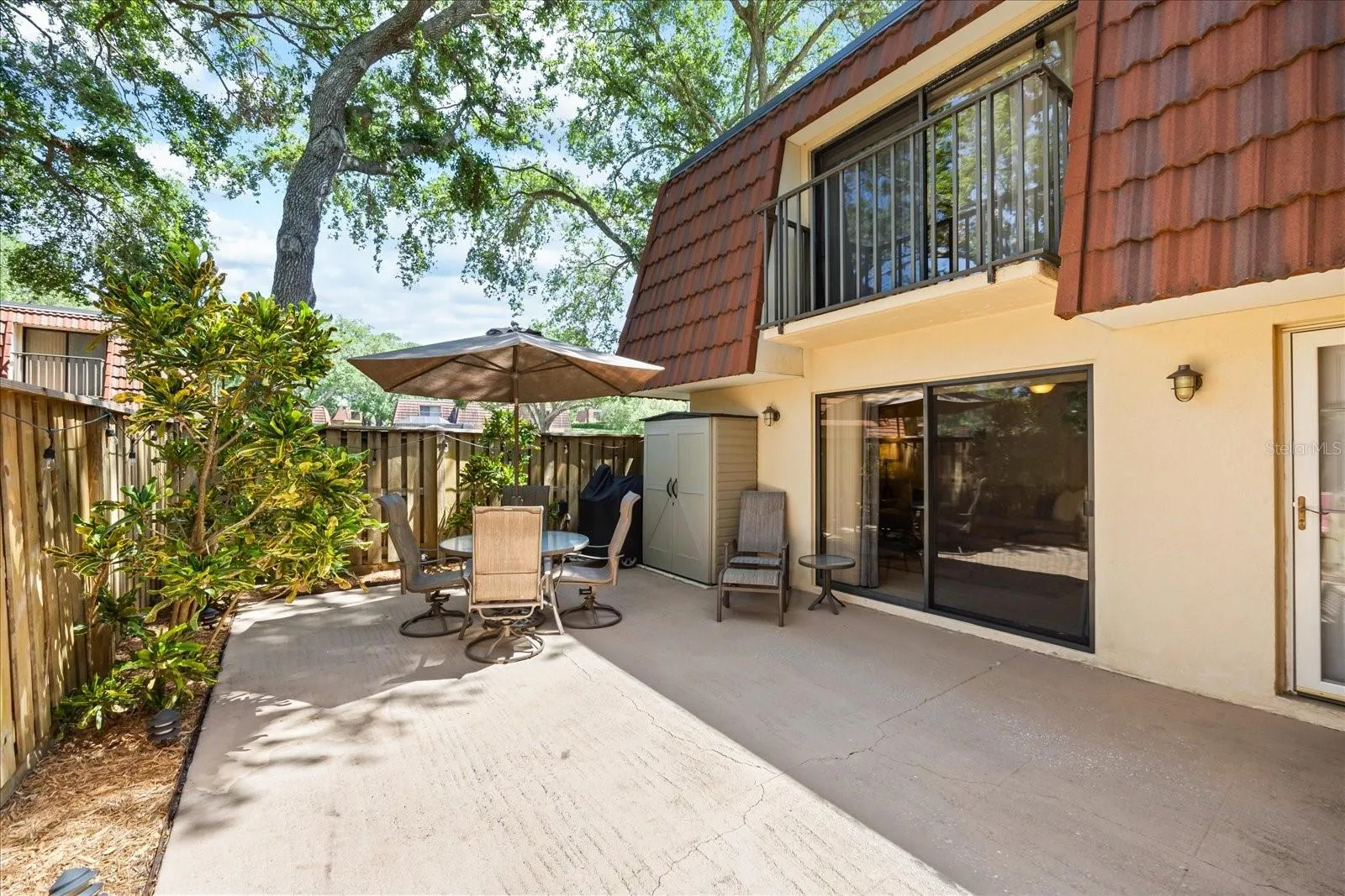 The possibilities are endless in what can be done with this phenomenal outdoor living space.