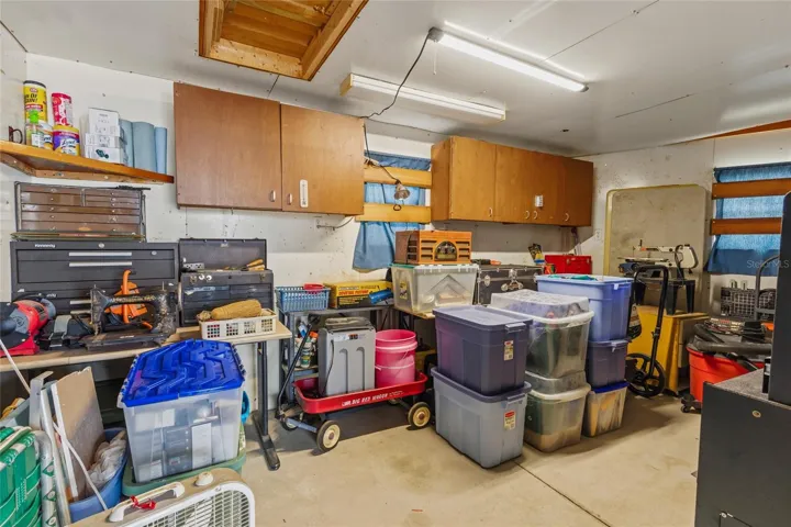 WORKSHOP AND STORAGE ROOM IN GARAGE