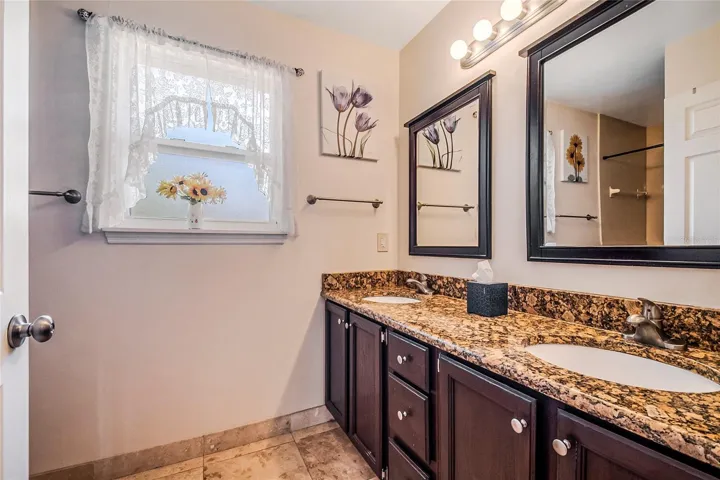 Master's Bathroom