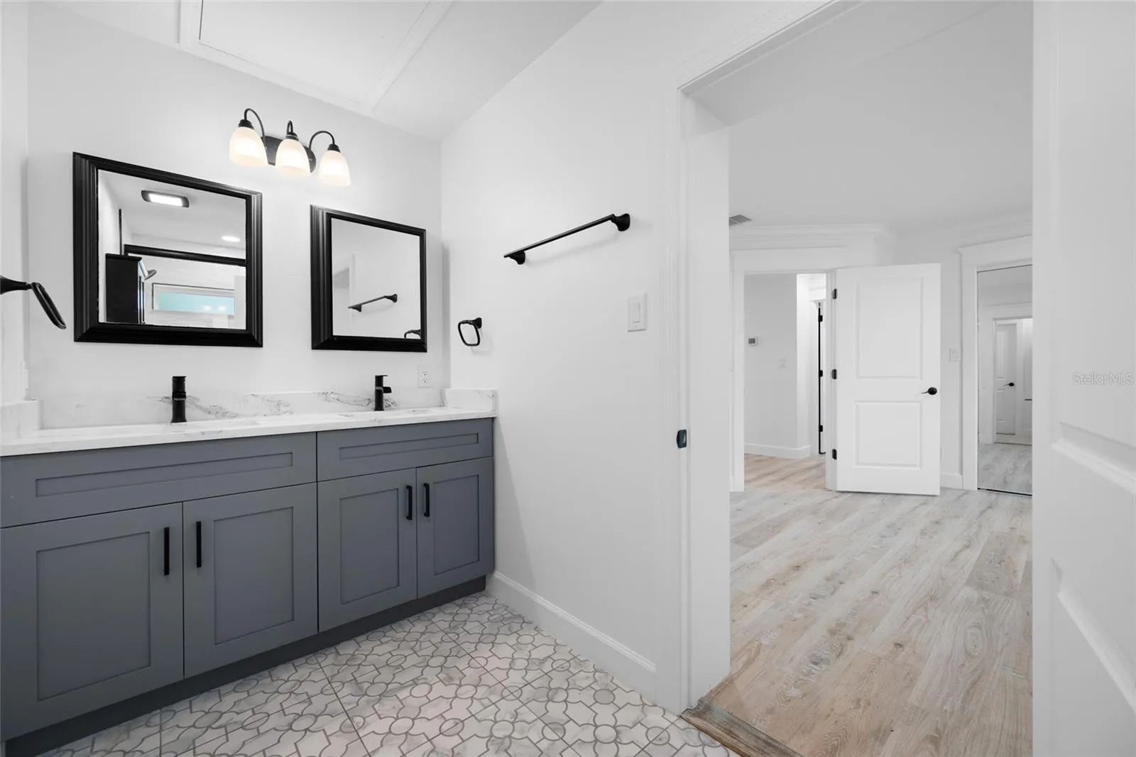 Jack &amp; Jill Bathroom