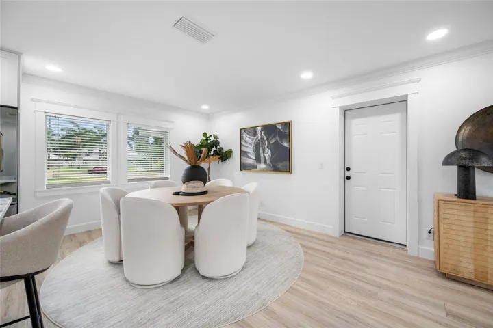 Open Dining Space with Seamless Flow