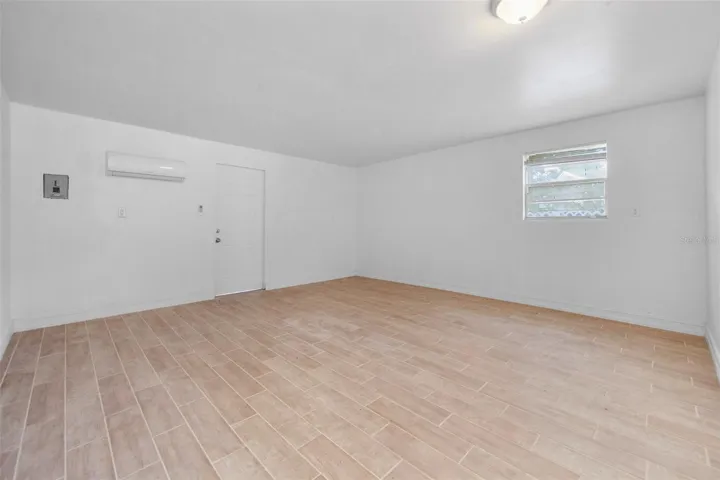 Large Bonus Room adding additional square footage