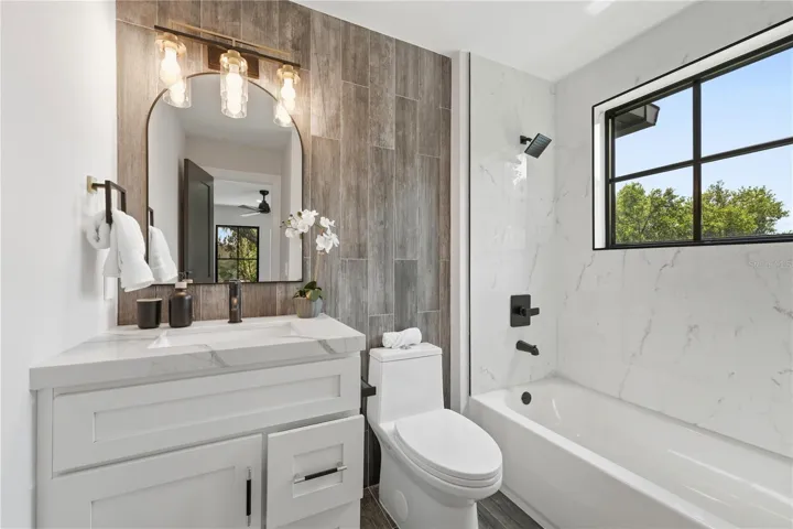 Adu-Bathroom
