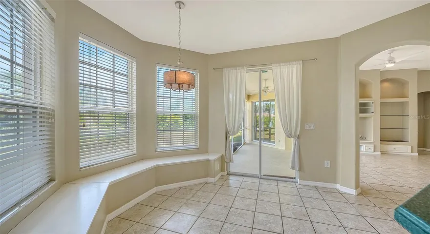 Breakfast nook with sliding door to lanai