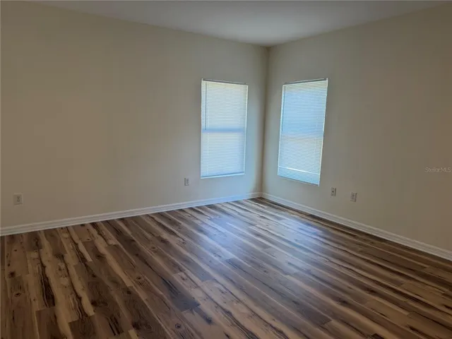 SPACIOUS PRIMARY BEDROOM